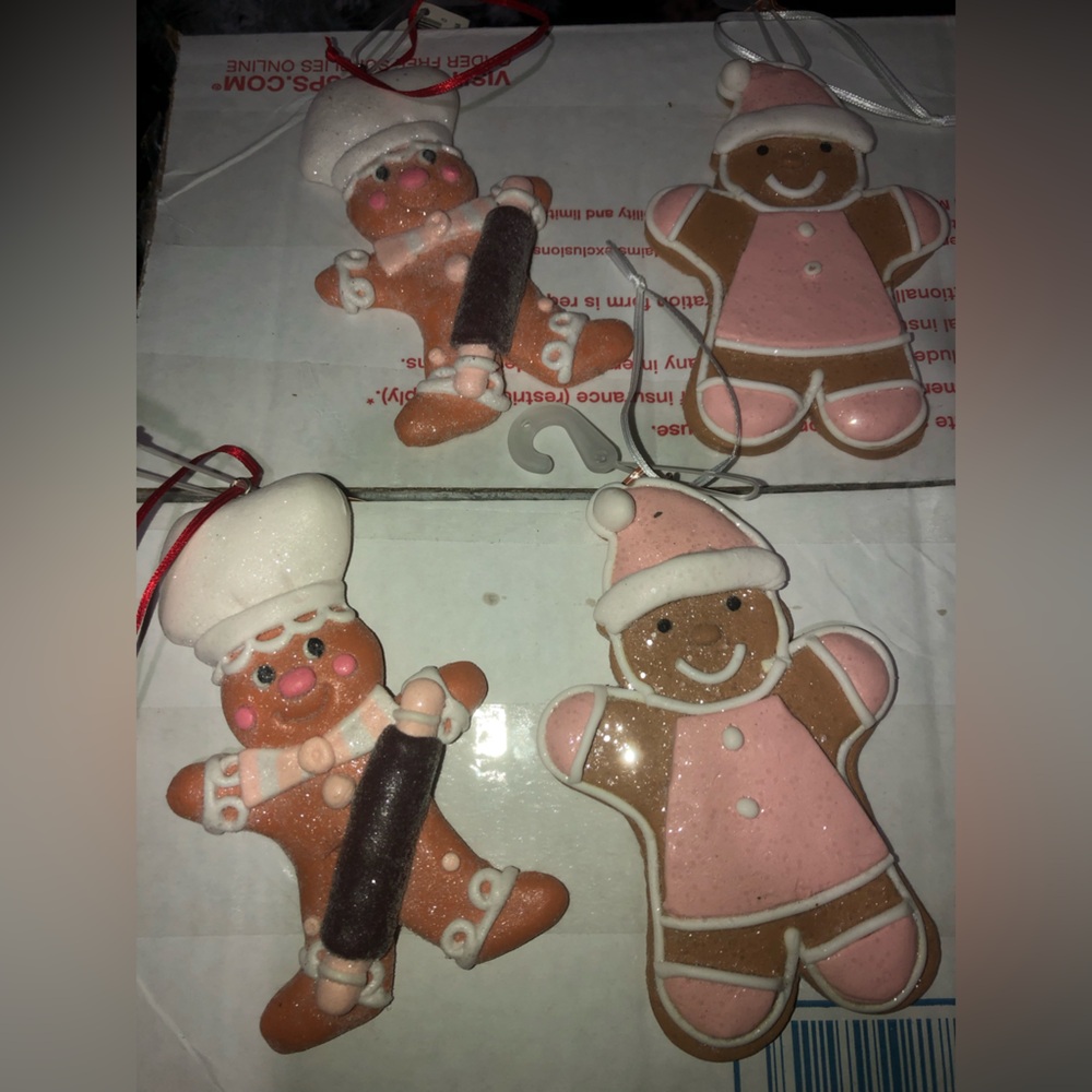 🎄 4 Gingerbread Claydough Pink and Brown ornaments